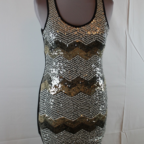 Romeo & Juliet Couture Dresses & Skirts - Romeo & Juliet Couture Sequin Dress M Sleeveless